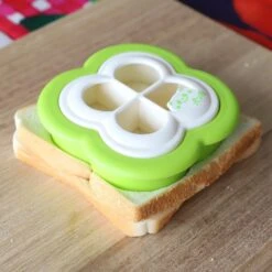 Akebono Clover-Shaped Sandwich Cutter & Sealer -Kai Store AkebonoClover ShapedSandwichCutter Sealer 3 a4ac1b1c dfe5 4ce1 a084 db39d0a34798