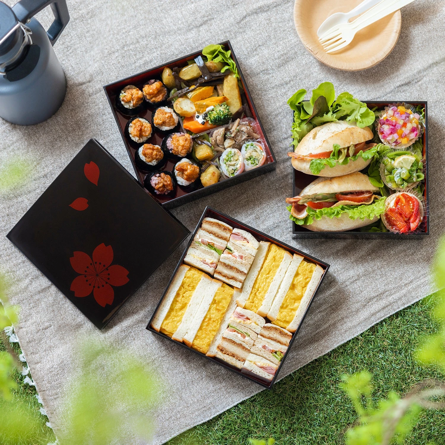 Miyamoto ABS Resin 3-Tier Jubako Box Sakura 5 Miyamoto ABS Resin 3-Tier Jubako Box Sakura - Image 3